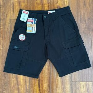 🆕 Wrangler Cargo Men Shorts 🩳